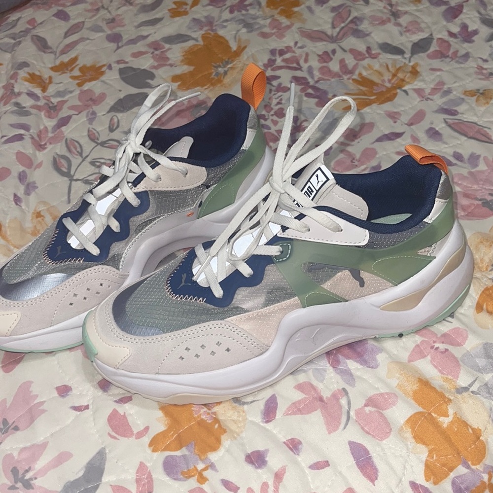 Womens pumas